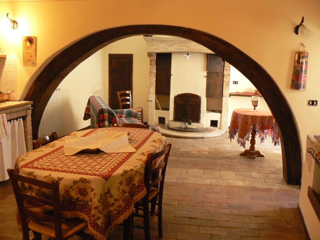 سانتو ستيفانو دي سيسانيو Residence Il Palazzo الغرفة الصورة