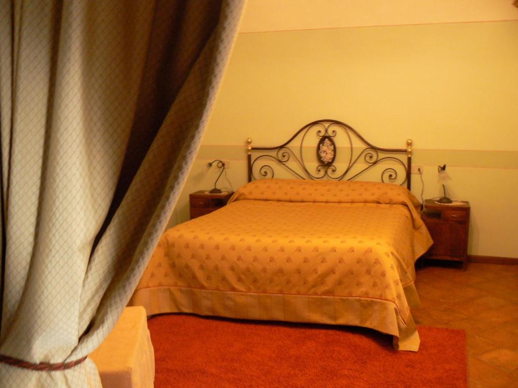 سانتو ستيفانو دي سيسانيو Residence Il Palazzo الغرفة الصورة