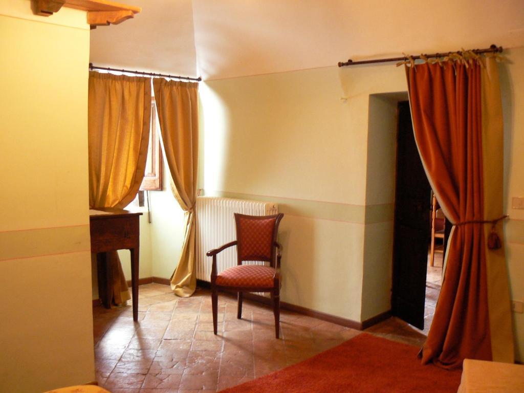 سانتو ستيفانو دي سيسانيو Residence Il Palazzo الغرفة الصورة