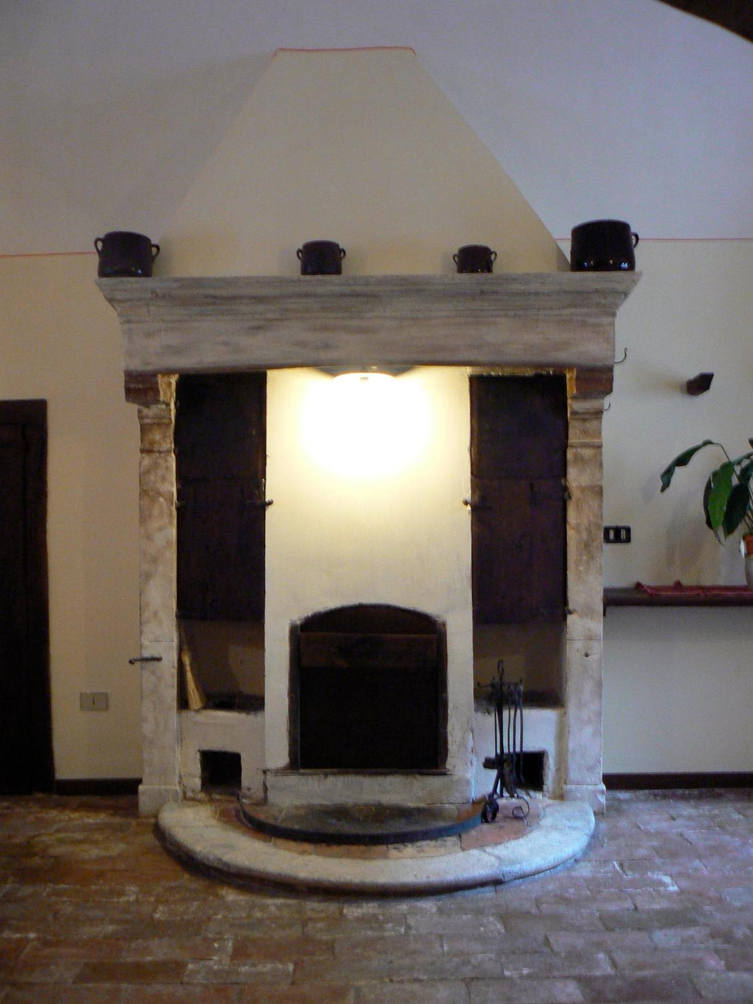 سانتو ستيفانو دي سيسانيو Residence Il Palazzo المظهر الخارجي الصورة