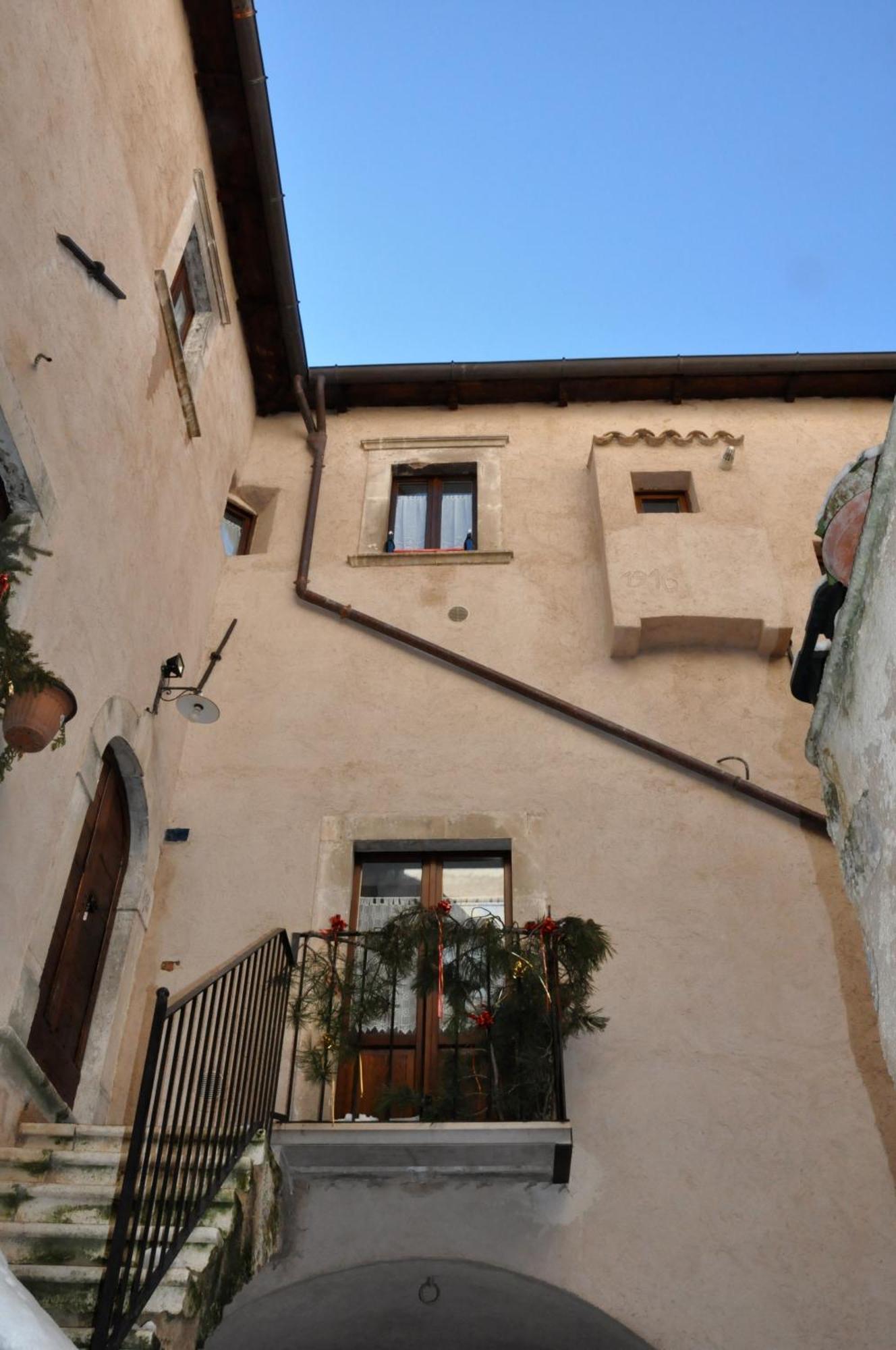 سانتو ستيفانو دي سيسانيو Residence Il Palazzo المظهر الخارجي الصورة