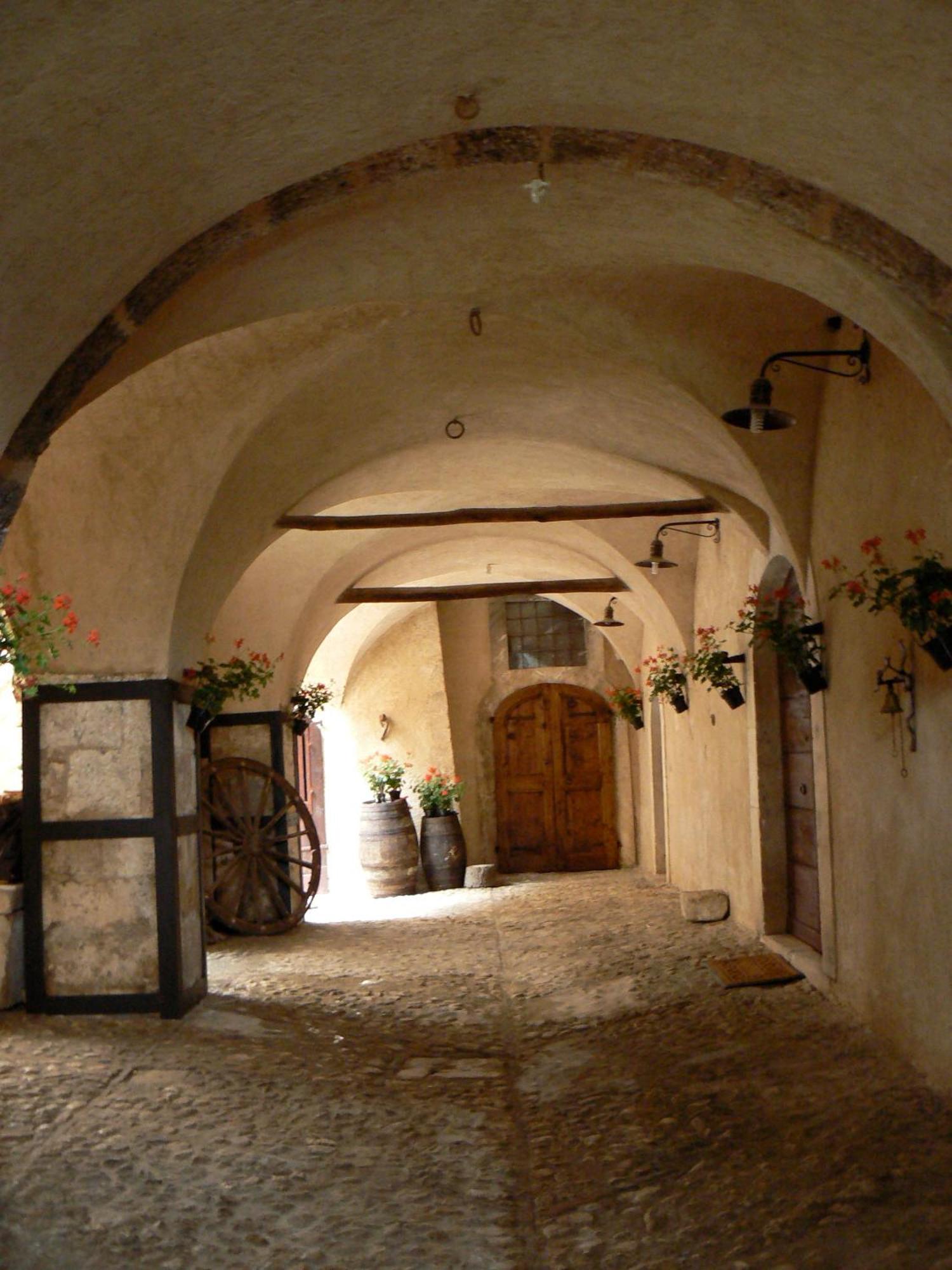 سانتو ستيفانو دي سيسانيو Residence Il Palazzo المظهر الخارجي الصورة